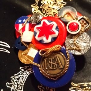 Vintage handcrafted button art brooch~USA!